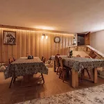 Panzió Skowyrowe Wzgorze - Z Pieknym Widokiem Na Gory Gliczarów