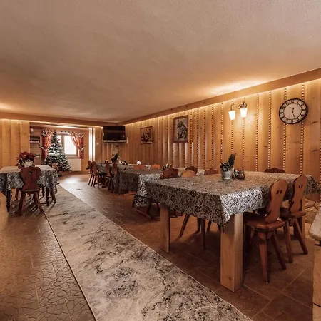 Bed & Breakfast Skowyrowe Wzgorze - Z Pieknym Widokiem Na Gory